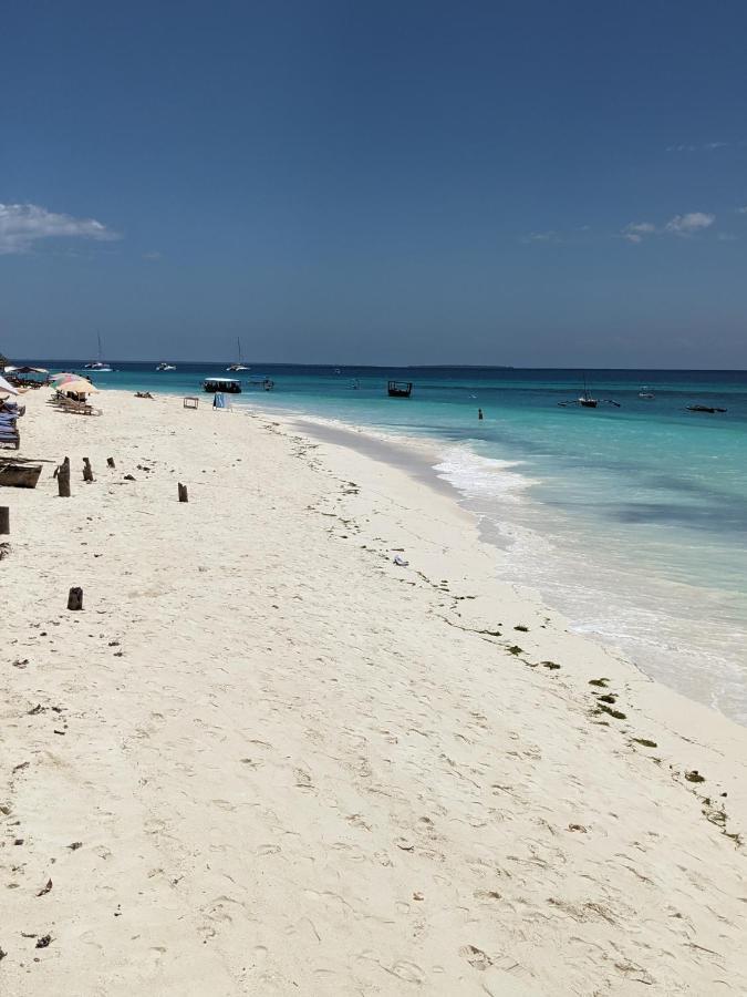Mkadi Beach House Hotell Nungwi Exteriör bild