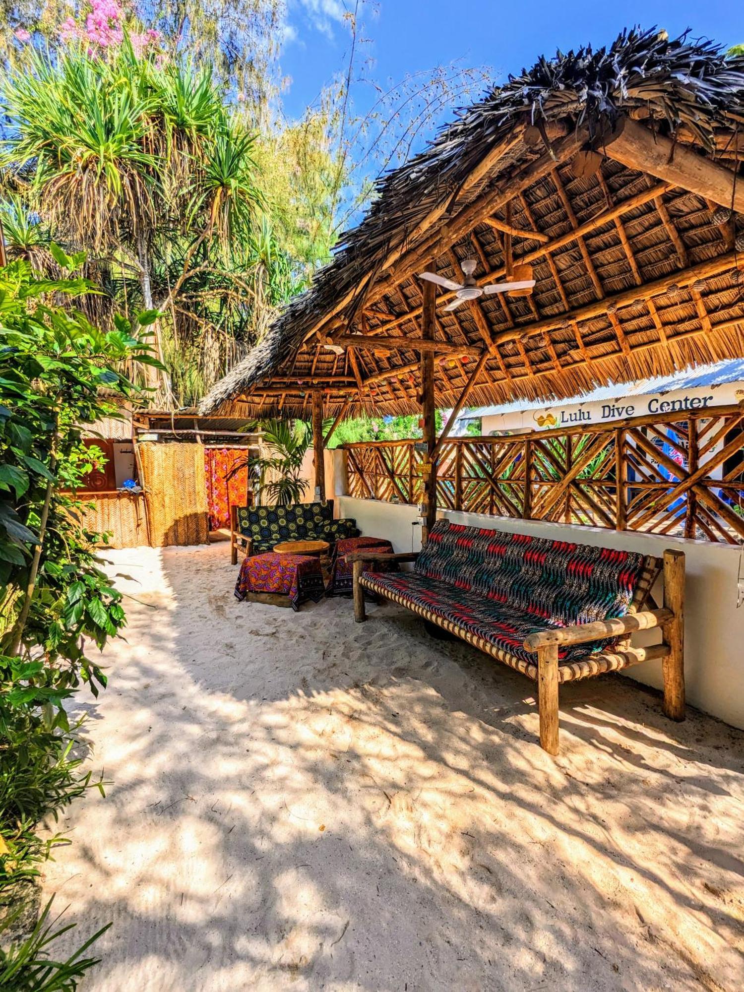 Mkadi Beach House Hotell Nungwi Exteriör bild